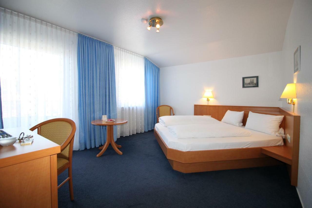 Hotel Garni Eden Meersburg Bagian luar foto