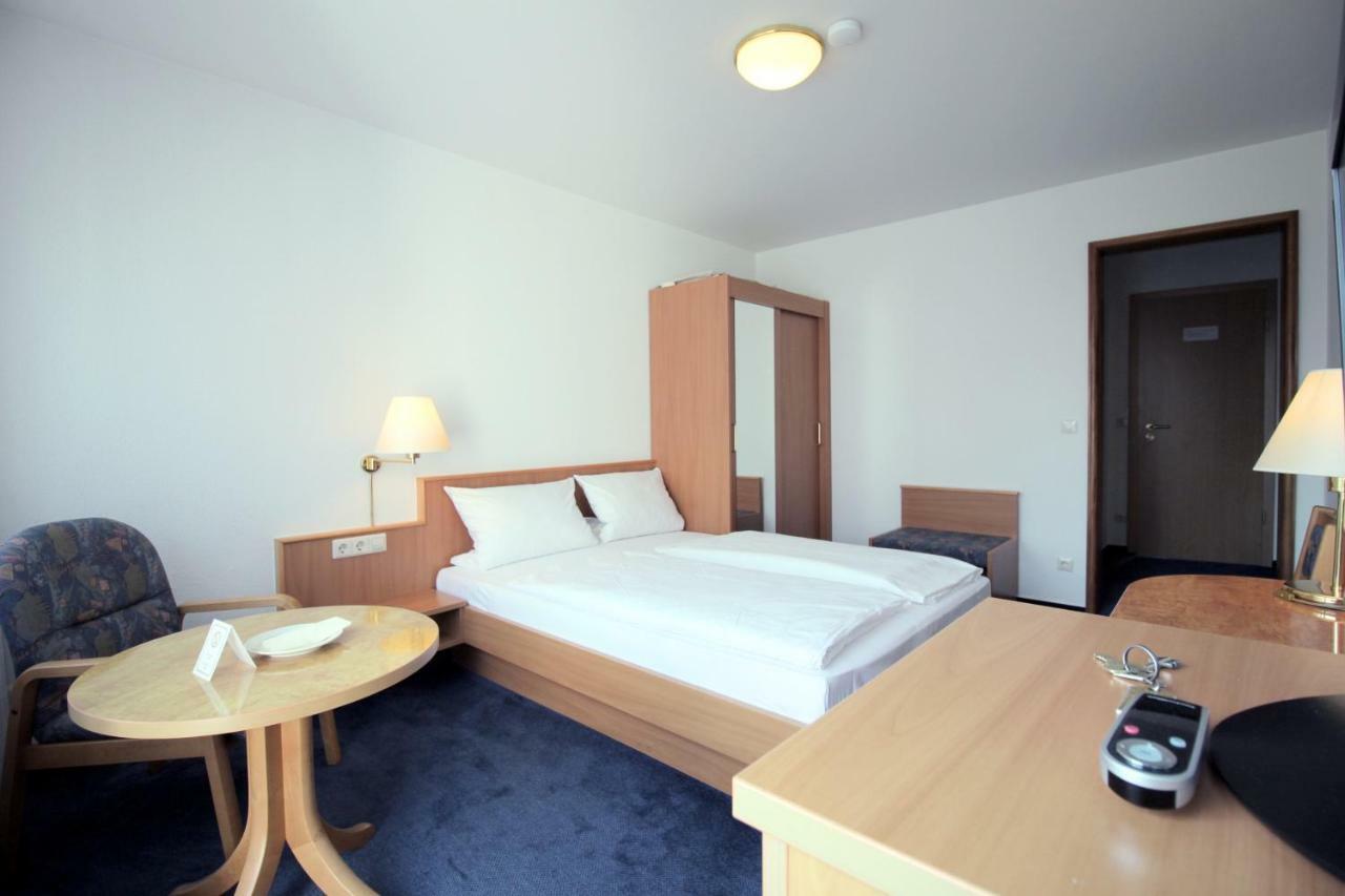 Hotel Garni Eden Meersburg Bagian luar foto